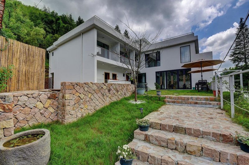 Yiyuan Chuxia Light Luxury Meisu Hotel Over view