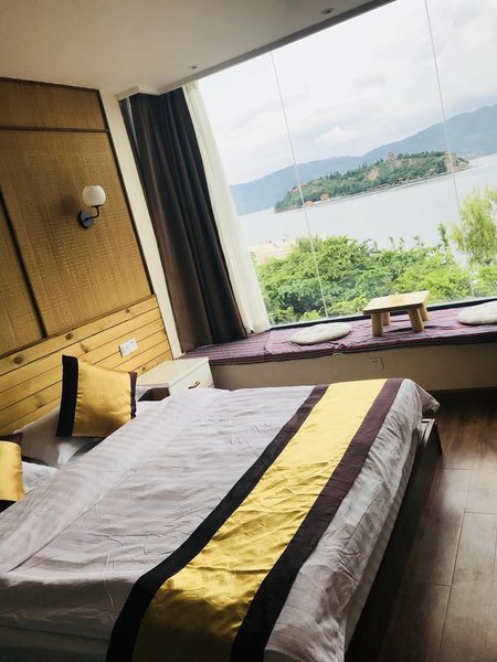 starry countryside Guest Room