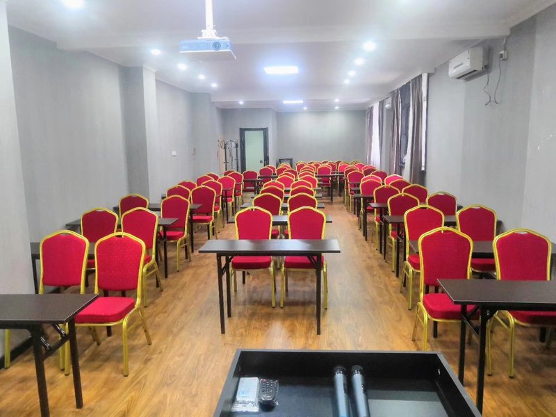 Super 8 Hotel (Jilin Railway Station West Plaza) meeting room