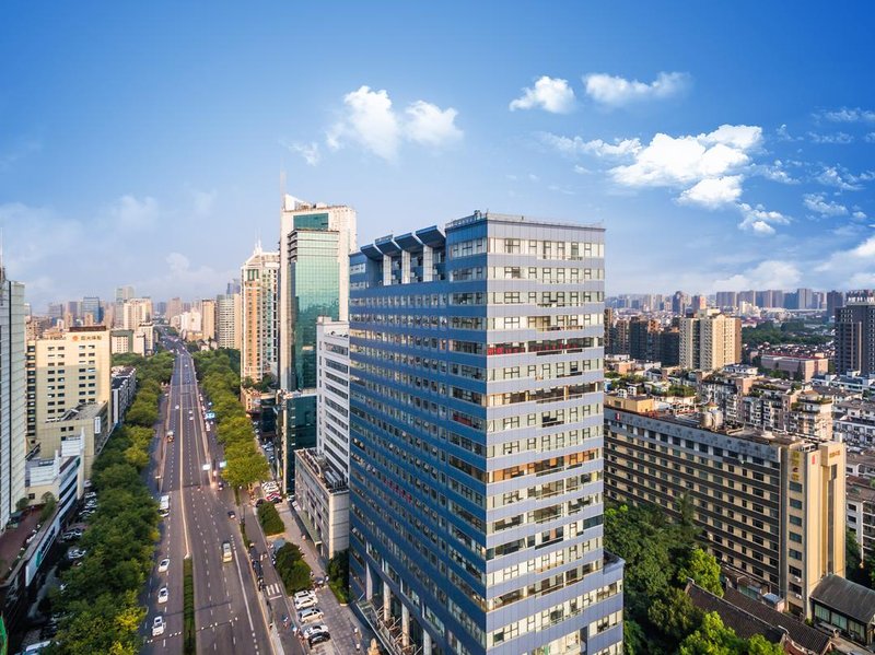 Hangzhou Yinjiang PLUS Hotel Over view