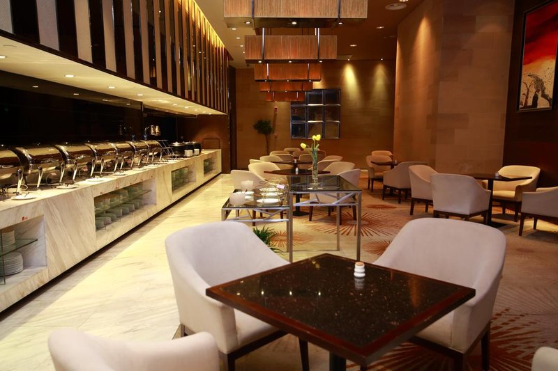 Sunny Sky Inn Huanggang Spreading Love Lake ParkRestaurant