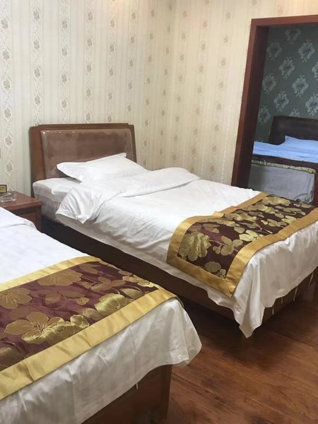 Lhasa Sanyuan Hotel Guest Room