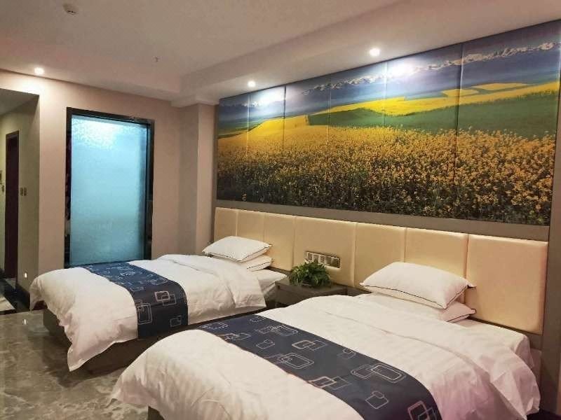 Yining Jinzun Hotel Guest Room