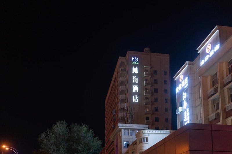 Linhai Hotel (Urumqi Zhonggonggong Subway Station)Over view