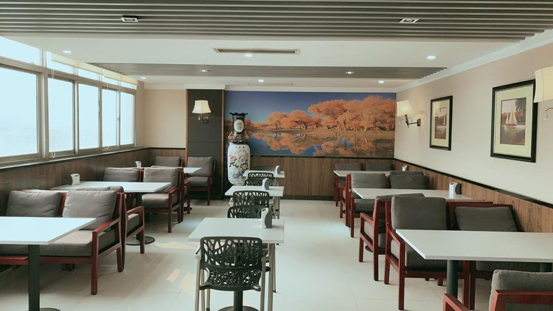 Taoran Zhixing Fashion Hotel (Huangshi River View Guangchang Road) Restaurant