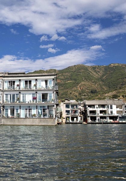 ShuangLang Clouds Inn Over view