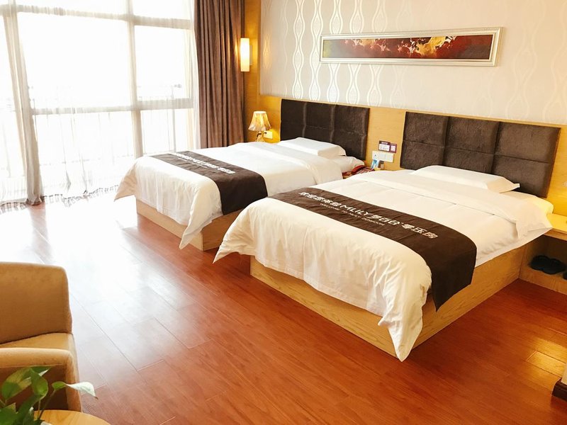 RONZON HOTELGuest Room