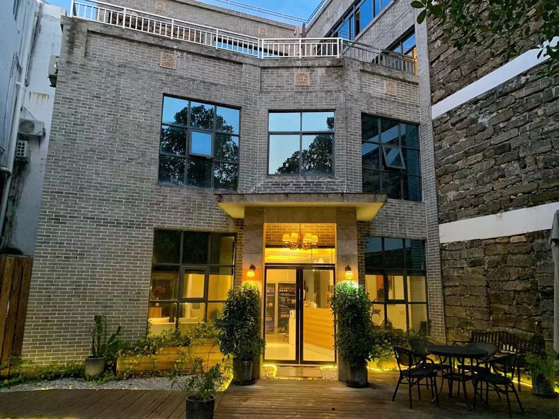 Weizhou Island Jingzhi Holiday HotelOver view