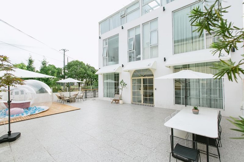 Fangning Qinglvju Hostel Over view