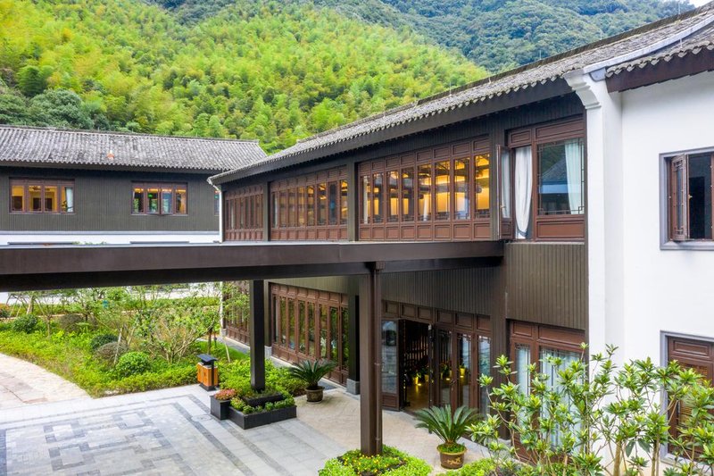 Ginlan Jia Yandang Mountain Hot Spring Resort Over view
