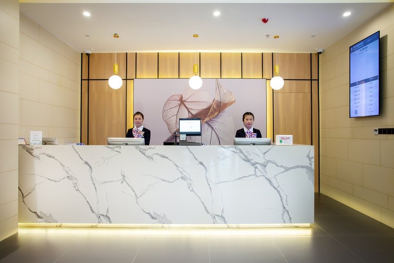 Green Tree Inn Express Over view