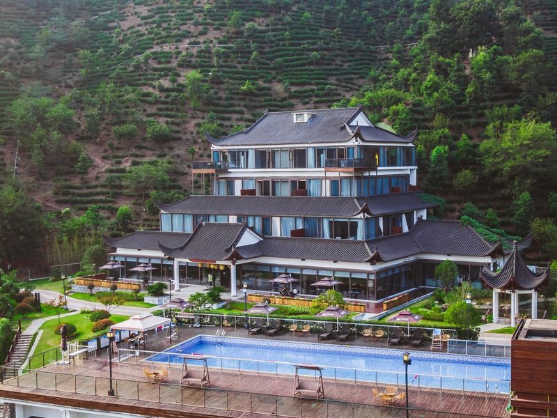 Hentique Resort Anji Over view