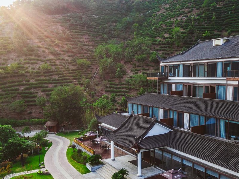 Hentique Resort Anji Over view