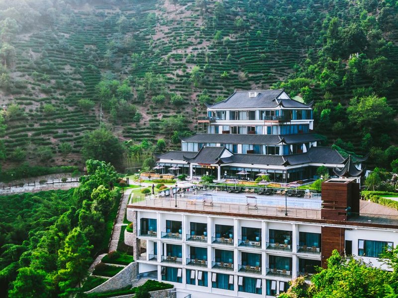 Hentique Resort Anji Over view