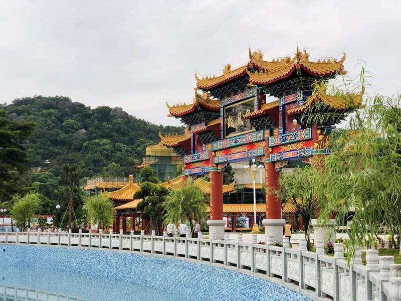 Howard Johnson Hot Springs Hotel Chaozhou Over view