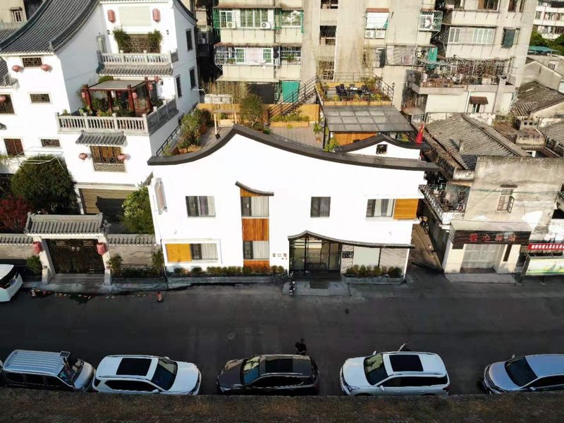 Lirenju Inn Over view