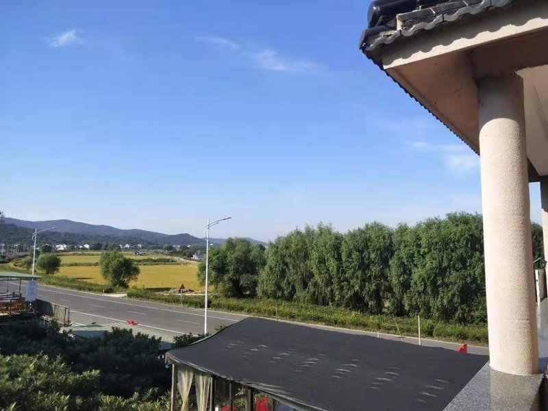 Shanhulou Farmhouse Inn Over view