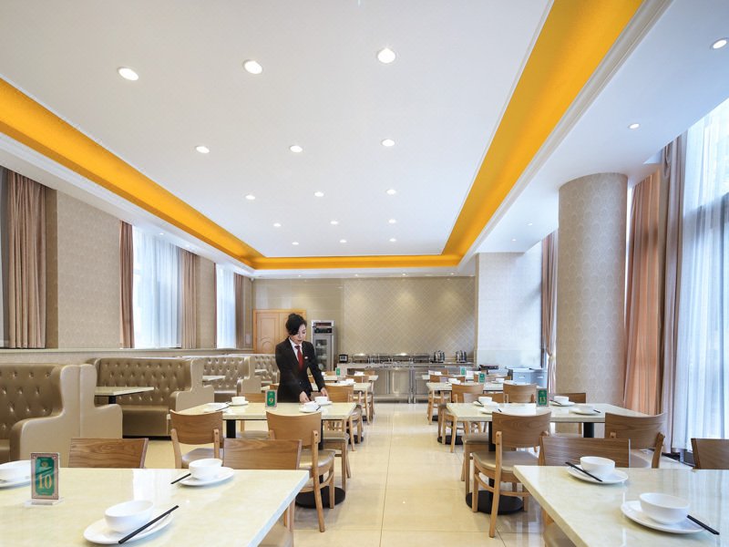 Vienna Hotel (Linzi Railway Station) Restaurant