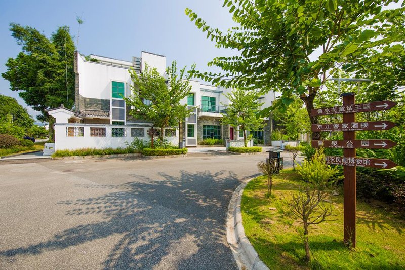 Huizhou Sweetome Vacation Rentals(Tianran ju) Over view