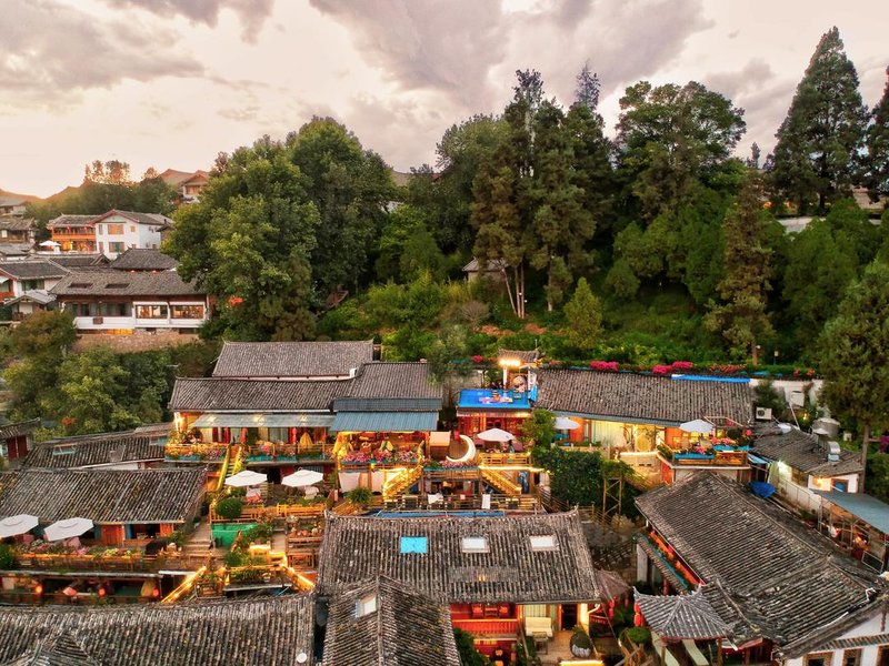 Leisure YueGuLou Inn Over view