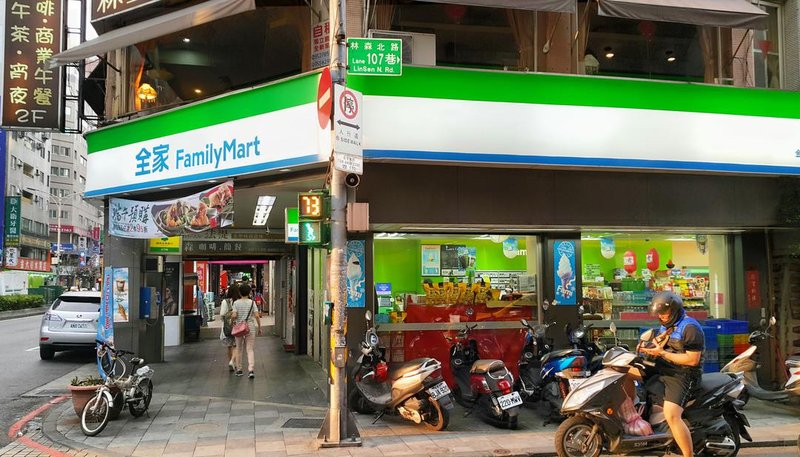 4Plus Hotel酒店外观