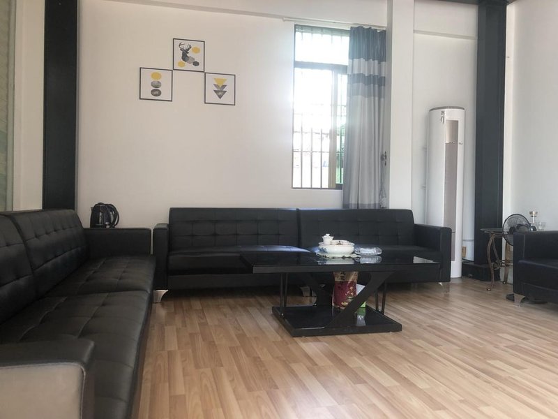 Lingyi Inn 大堂/接待台