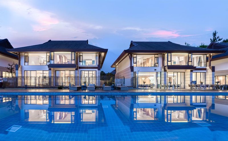 Solo Wandering Gaoligong ManorOver view