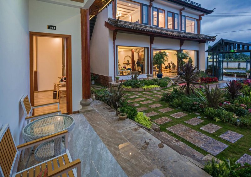 丽江沁心苑沁园客栈外景图