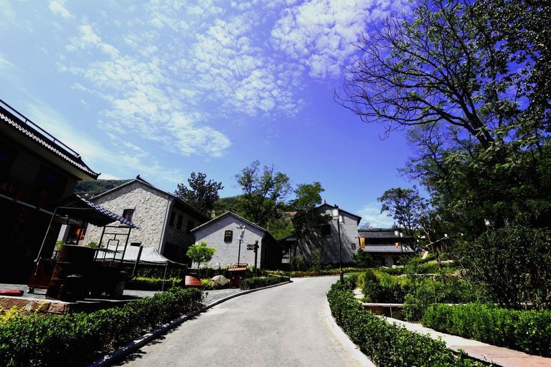 Huangjinzhai Benzhai Hotel Over view