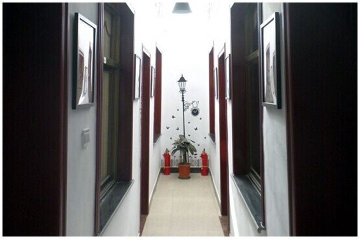 nongfushanzhuangHotel public area