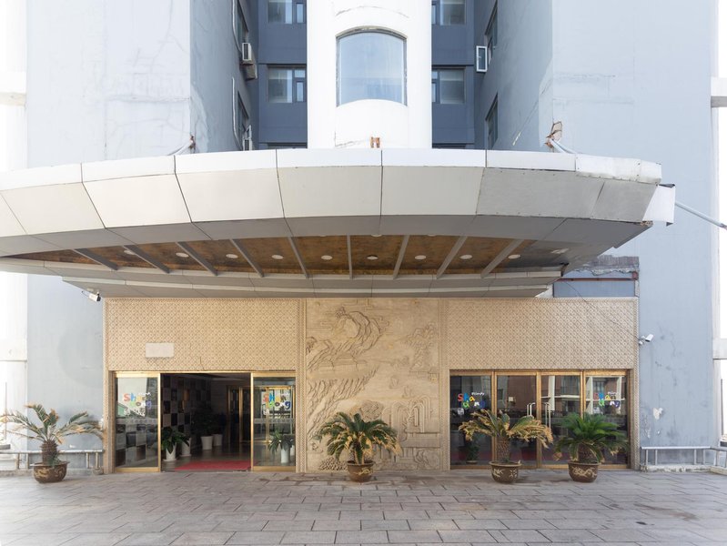 West Island Yacht Club Hotel Over view