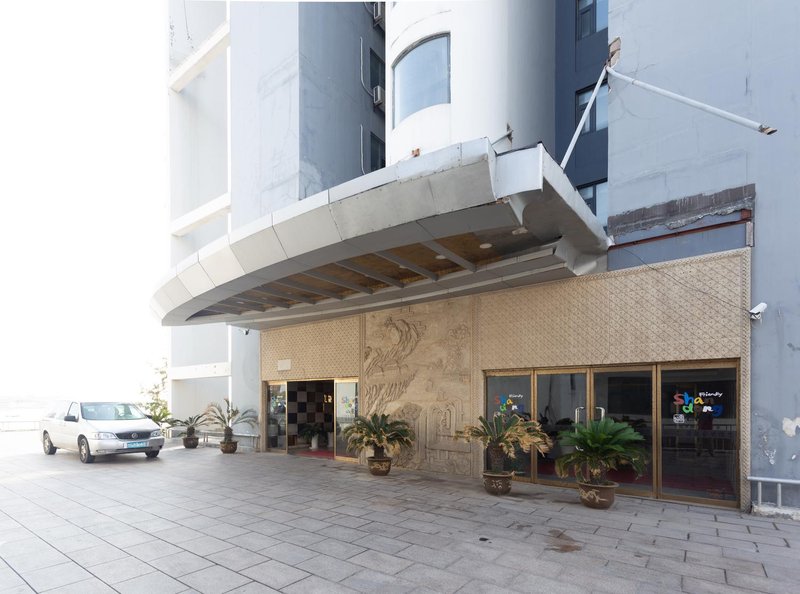 West Island Yacht Club Hotel Over view