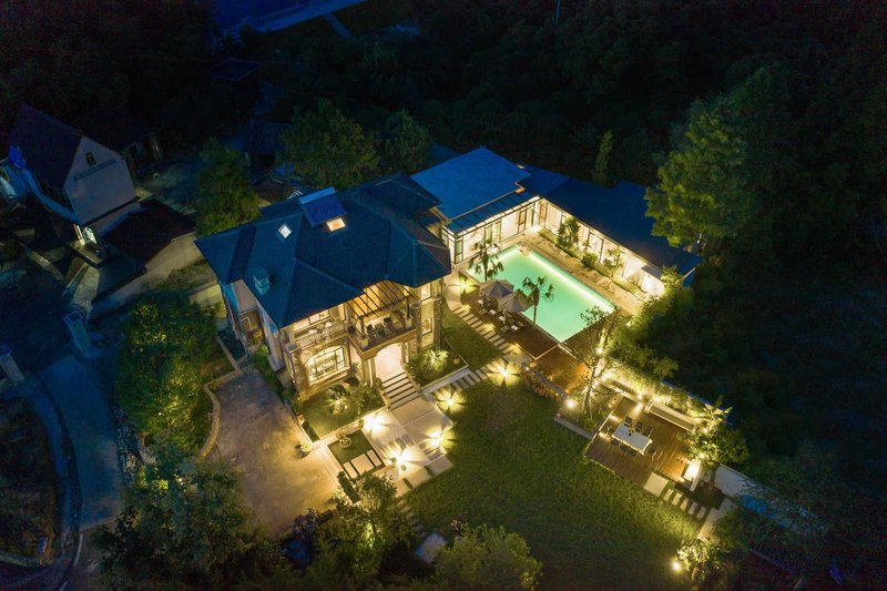 Langjiachong VillaOver view