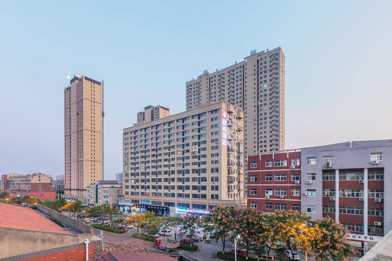 Echarm Hotel (Wuhan Huangpi) Over view