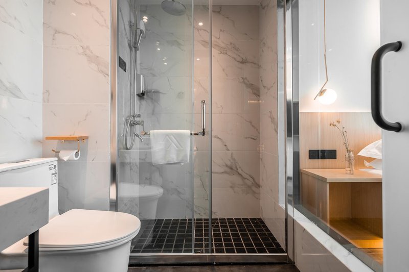 Evening Art Hotel Guest Room