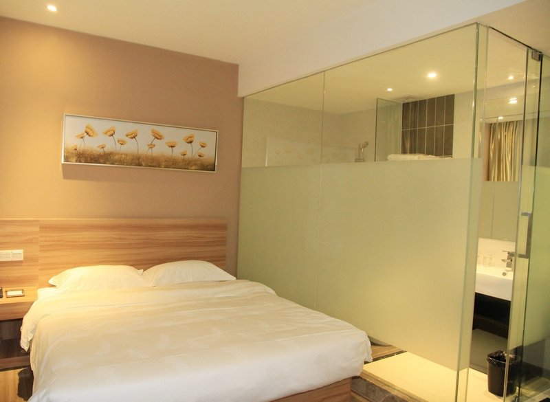 Seven Plus One HotelGuest Room