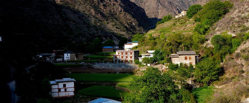 Songtsam Benzilan Lodge over view