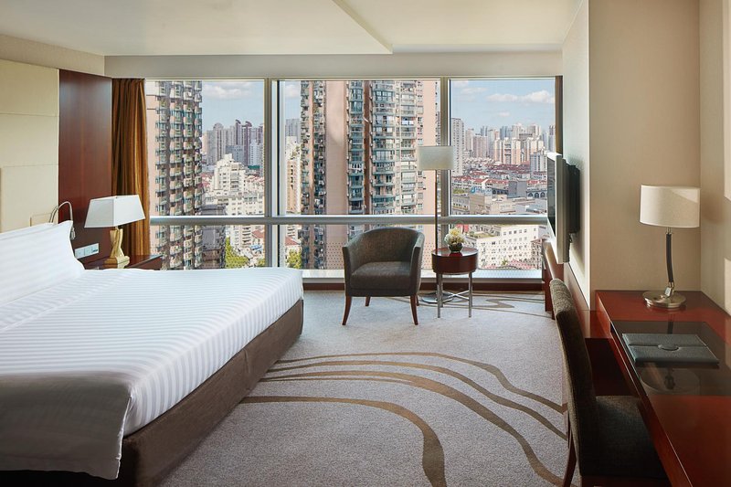 Pullman Shanghai Skyway HotelGuest Room
