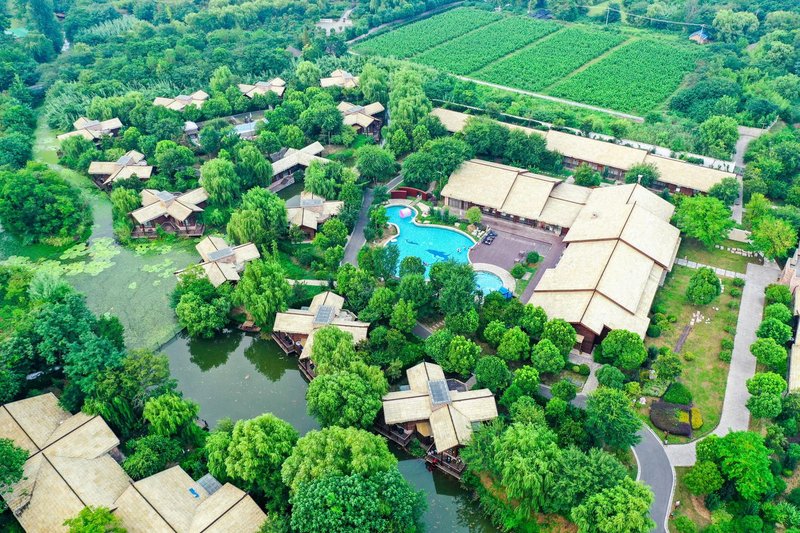 Seclusive Life Yangzhou Resort Over view