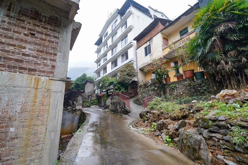 Yangshuo Panshan Garden Hotel Over view