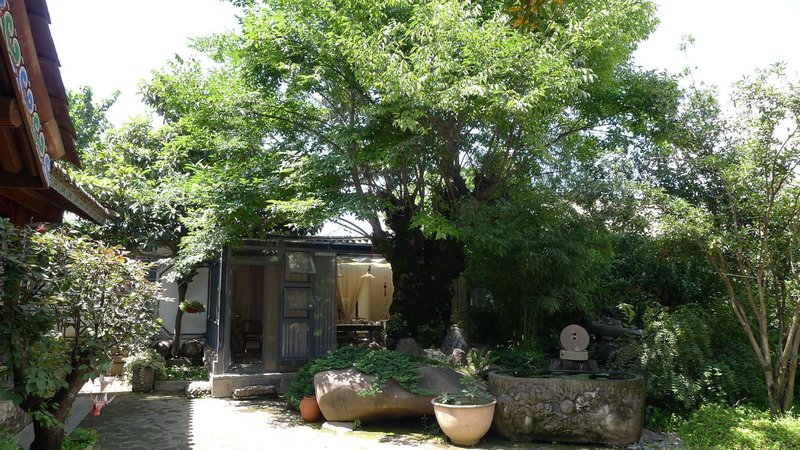 Chushan Xiaozhu Inn Over view