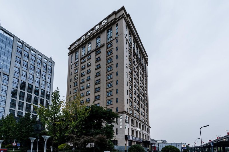 Atour Hotel (Chengdu Tongzilin and South Railway Station) Over view