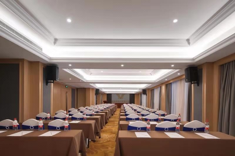 Vienna Hotel(Hefei xinbengbu Road store) meeting room