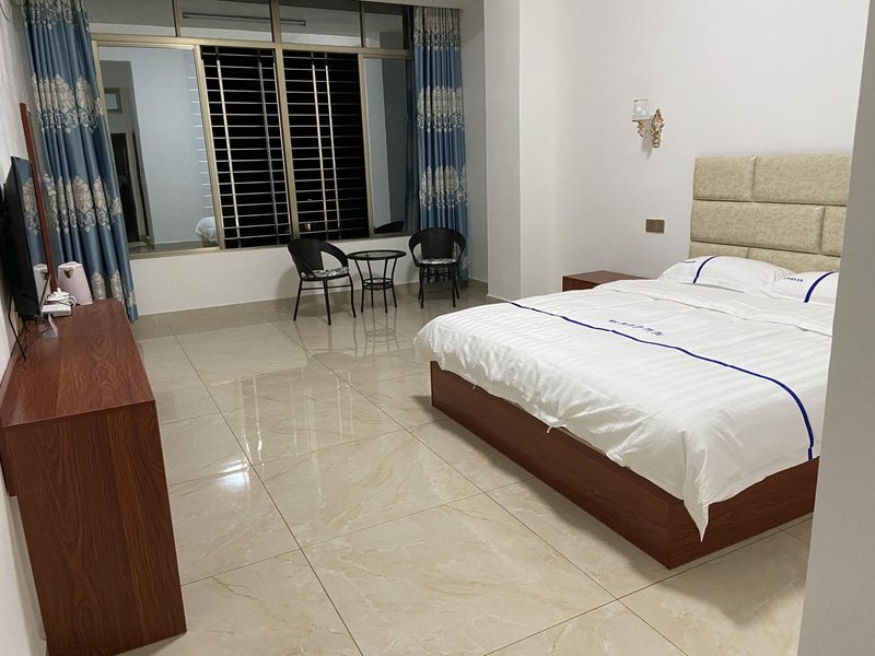 Brocade And Business Travel RentalGuest Room