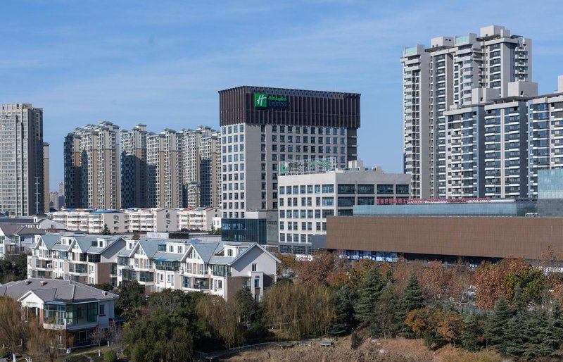 Holiday Inn Express Kaifeng City Center Over view