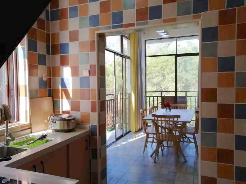 HuaShan residing Restaurant