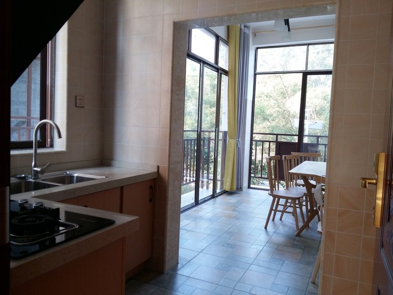 HuaShan residing Restaurant