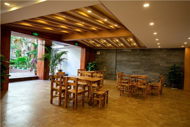 Xishuangbanna Flower Full court inn Restaurant