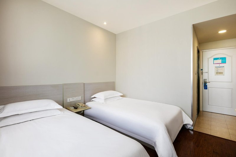 Hanting Hotel Guest Room