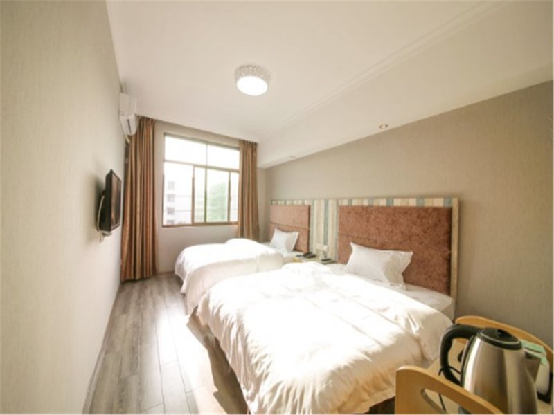 Coloroom Hotel (Yiyang North Bus Station)Guest Room